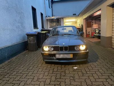 Second-hand BMW 316 Performance 90 CP (66 kW) 1986 Albastru Coupe