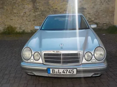 Brugt Mercedes E280 Elegance 204 HK (150 kW) 1999 Sølv Sedan
