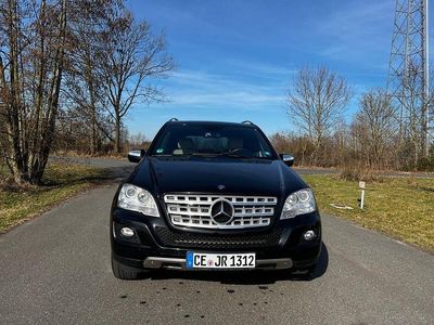 Gebraucht Mercedes ML350 224 PS (164 kW) 2010 Schwarz SUV