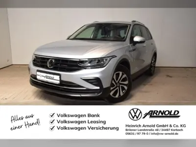 Gebraucht VW Tiguan Active 150 PS (110 kW) 2023 Reflexsilber metallic SUV