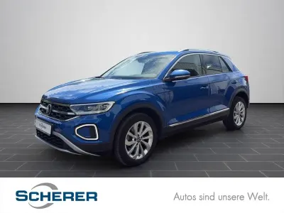 Gebraucht VW T-Roc Style 150 PS (110 kW) 2023 Ravennablau metallic SUV