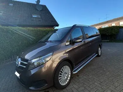 Używany Mercedes V250 AMG Edition 1 190 KM (139 kW) 2015 Brązowy Minivan