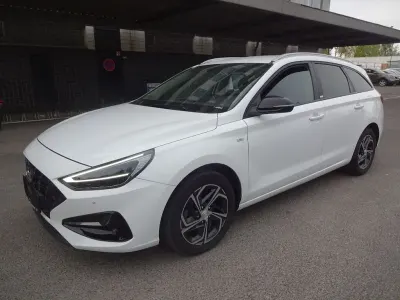 Gebraucht Hyundai i30 Intro Edition 120 PS (88 kW) 2020 Weiß Kombi