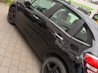 Gebraucht Citroën C3 Feel 68 PS (50 kW) 2016 Schwarz Limousine