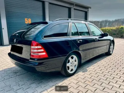 Gebraucht Mercedes C180 143 PS (105 kW) 2005 Schwarz Kombi