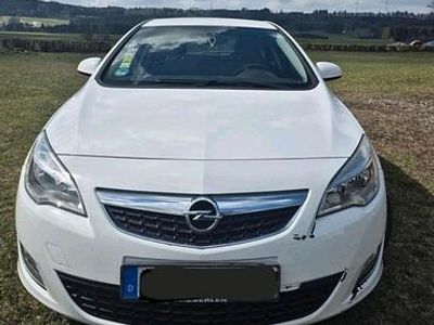 Gebraucht Opel Astra 87 PS (63 kW) 2012 Weiß Limousine