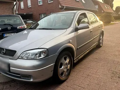 Gebraucht Opel Astra 2000 Silber Limousine