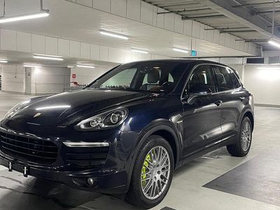 Second-hand Porsche Cayenne S E-Hybrid 333 CP (244 kW) 2014 Albastru SUV