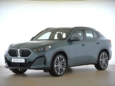 Gebraucht BMW X2 Sport Line 150 PS (110 kW) 2025 Cape york grün met. SUV