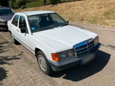 Gebraucht Mercedes 190 118 PS (86 kW) 1986 Weiß Limousine