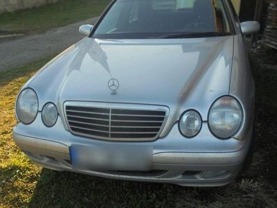 Mercedes E240