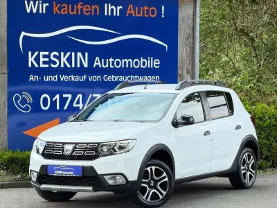 Gebraucht Dacia Sandero Celebration 90 PS (66 kW) 2018 Weiß Limousine