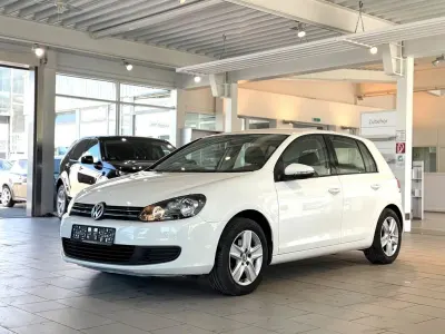 Usata VW Golf VI Comfortline 102 CV (75 kW) 2009 Bianco Utilitaria
