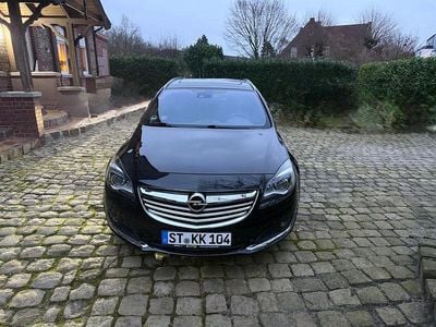 Schwarz Gebraucht 2014 Opel Insignia Eco Kombi | 9.500 € (Etwas zu teuer)