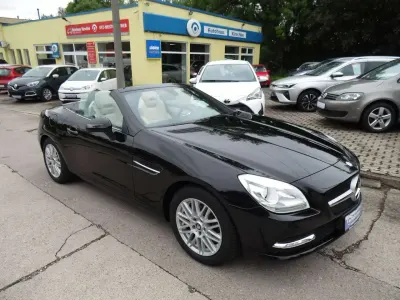 Gebraucht Mercedes SLK200 184 PS (135 kW) 2013 Obsidianschwarz Cabrio