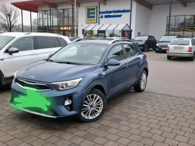 Gebraucht Kia Stonic 105 PS (77 kW) 2018 Blau SUV