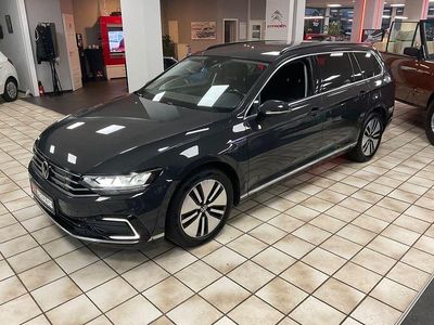 Gebraucht VW Passat GTE 156 PS (114 kW) 2021 Uranograu/cinza urano Kombi