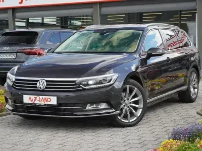 Gebraucht VW Passat Highline 150 PS (110 kW) 2020 Grau Kombi