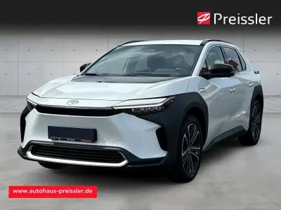 Gebraucht Toyota bZ4X Basis 150 kW (205 PS) 2023 Platinum white pearl mc. SUV