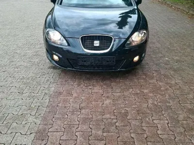 Używany Seat Leon Ecomotive 105 KM (77 kW) 2011 Czarny Hatchback