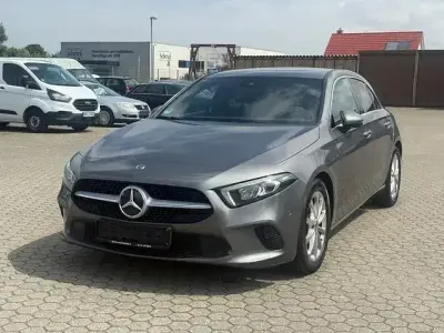 Gebraucht Mercedes A180 116 PS (85 kW) 2020 Grau Limousine
