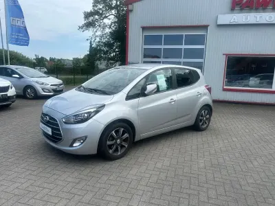 Gebraucht Hyundai i20 Space Plus 90 PS (66 kW) 2018 Silber Van / Kleinbus