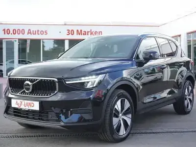 Neu Volvo XC40 Core 163 PS (119 kW) 2026 Schwarz SUV