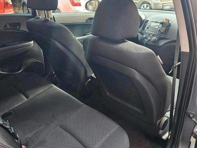 Gebraucht Hyundai i30 Edition+ 109 PS (80 kW) 2011 Grau Limousine