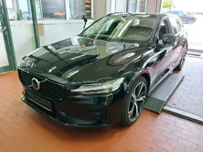 Gebraucht Volvo V60 Plus 405 PS (297 kW) 2024 Schwarz Kombi