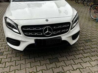 Mercedes GLA220