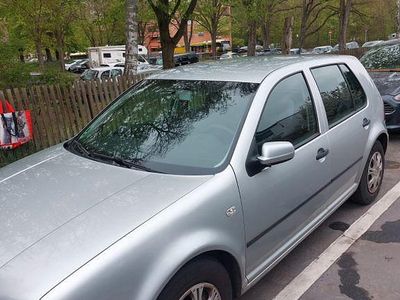 Usata VW Golf IV Edition 75 CV (55 kW) 2000 Argento Berlina