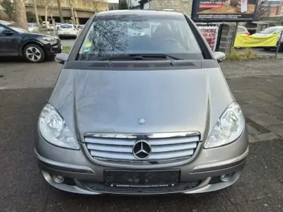 Gebraucht Mercedes A150 Elegance 95 PS (69 kW) 2005 Kometgrau  metalliclack Kleinwagen