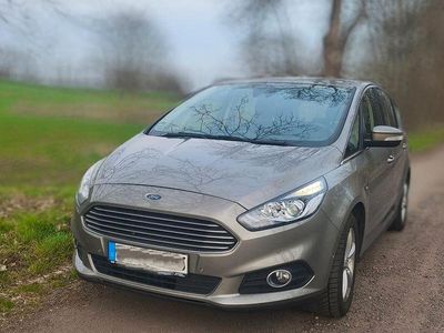 Gebraucht Ford S-MAX Titanium 165 PS (121 kW) 2016 Silber Van / Kleinbus