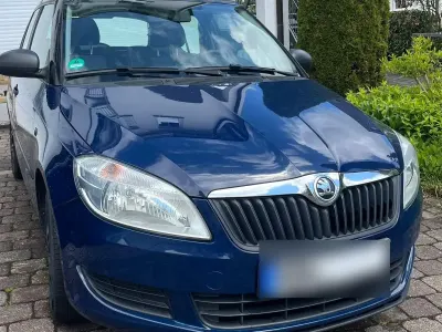 Gebraucht Skoda Fabia Active 60 PS (44 kW) 2014 Blau Kleinwagen