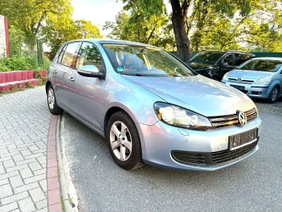 Gebraucht VW Golf VI Match 122 PS (89 kW) 2011 Blau Kleinwagen