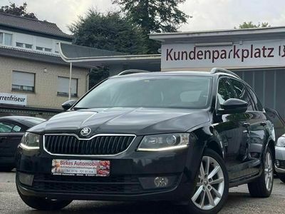 gebraucht Skoda Octavia Combi 1.6 TDI DSG Style-1.HAND-NAVI-XENON