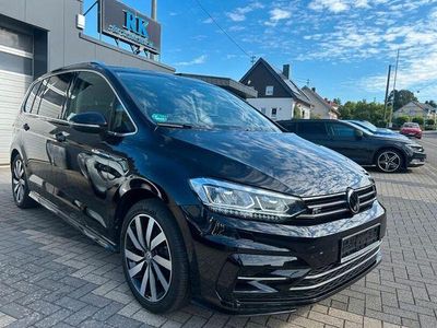 Schwarz Gebraucht 2022 VW Touran Highline Van / Kleinbus | 32.700 € (Etwas zu teuer)