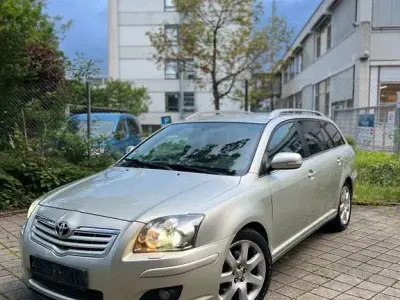 Gebraucht Toyota Avensis Executive 147 PS (108 kW) 2007 Silber Kombi
