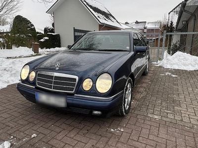 Gebraucht Mercedes E320 210 PS (154 kW) 1998 Blau Limousine