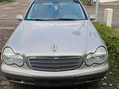 Gebraucht Mercedes C180 143 PS (105 kW) 2003 Beige Limousine