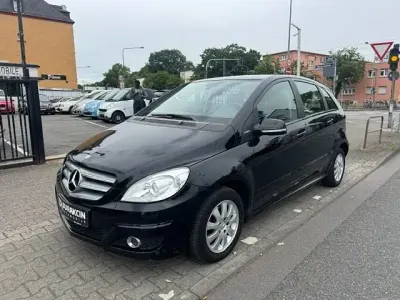 Gebraucht Mercedes B160 95 PS (69 kW) 2011 Schwarz Kleinwagen