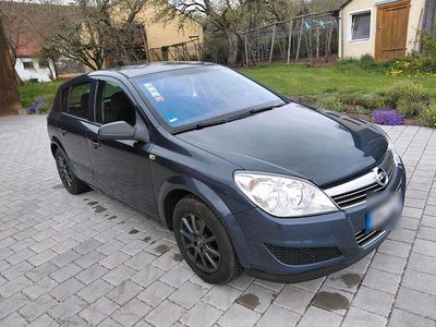 Używany Opel Astra 116 KM (85 kW) 2009 Niebieski Hatchback
