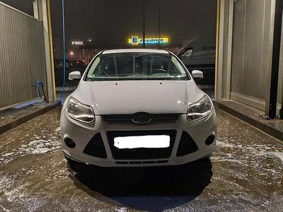 Gebraucht Ford Focus 125 PS (91 kW) 2011 Weiß Limousine