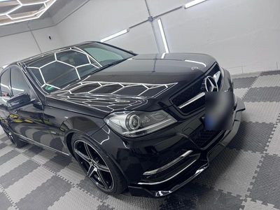 Gebraucht Mercedes C220 AMG 200 PS (147 kW) 2012 Schwarz Limousine