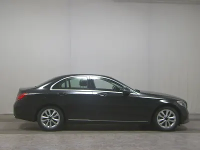 Gebraucht Mercedes C300 Avantgarde 258 PS (189 kW) 2020 Schwarz