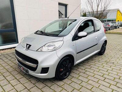 Gebraucht Peugeot 107 68 PS (50 kW) 2011 Silber Kleinwagen