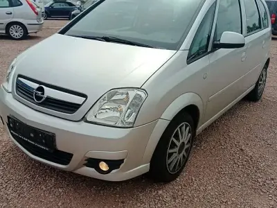 Gebraucht Opel Meriva Edition 90 PS (66 kW) 2009 Starsilber iii m2 Van / Kleinbus