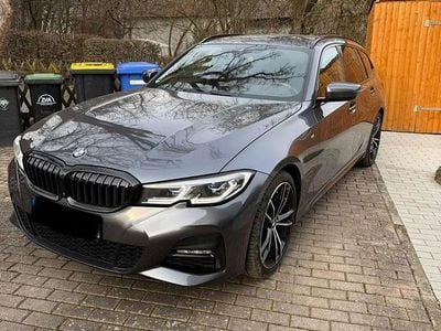 Gebraucht BMW 330 M Sport 258 PS (189 kW) 2020 Grau Kombi