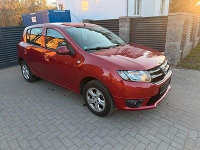 Gebraucht Dacia Sandero Lauréate 90 PS (66 kW) 2013 Rot Limousine