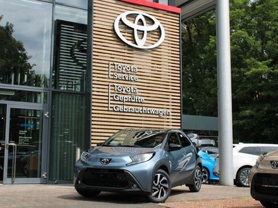 Gebraucht Toyota Aygo X Team 72 PS (52 kW) 2024 Grau SUV
